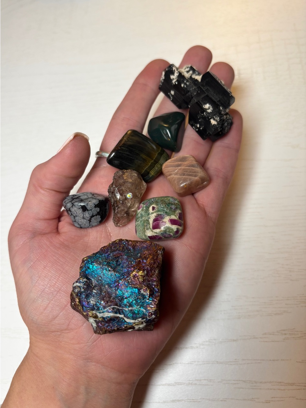 Crystal Starter Set - 8 Natural Stones + Matching Information Cards